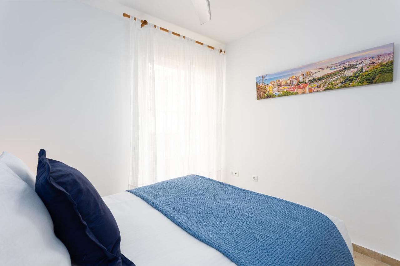 Holidays2Malaga Capuchinos French Balconies, Private Parking, Wifi & Air Con Exterior photo